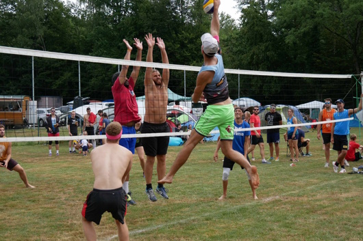 Kultturnier lockt Volleyballbegeisterte ins Waldheim
